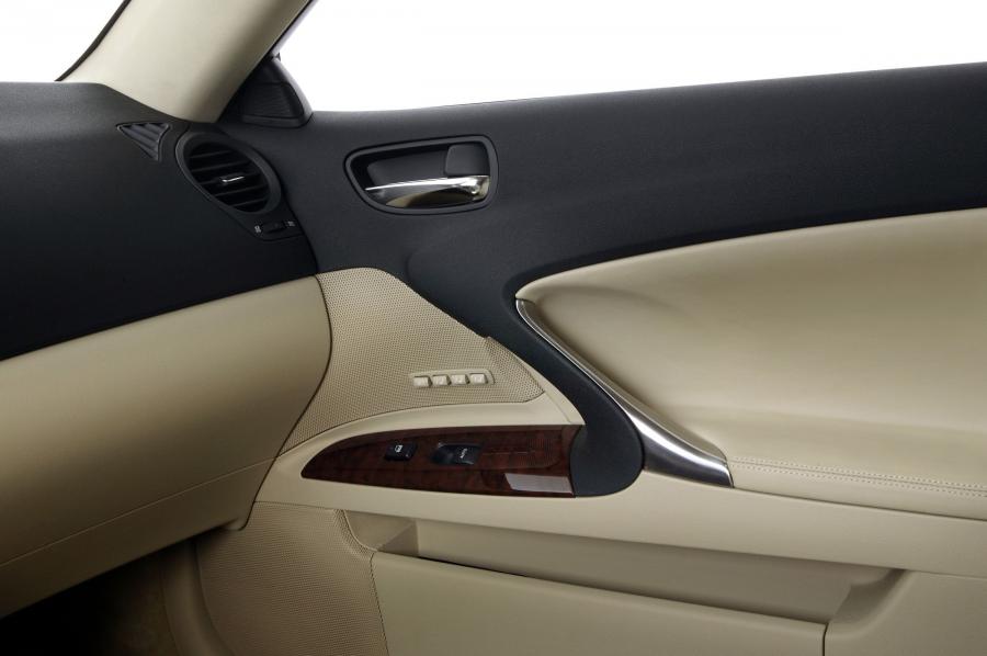  Lexus IS250 2005 года  (фото 73 из 141)